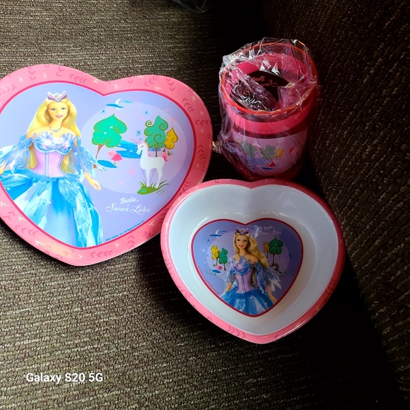Barbie dinnerware sets - Picture 2 of 8